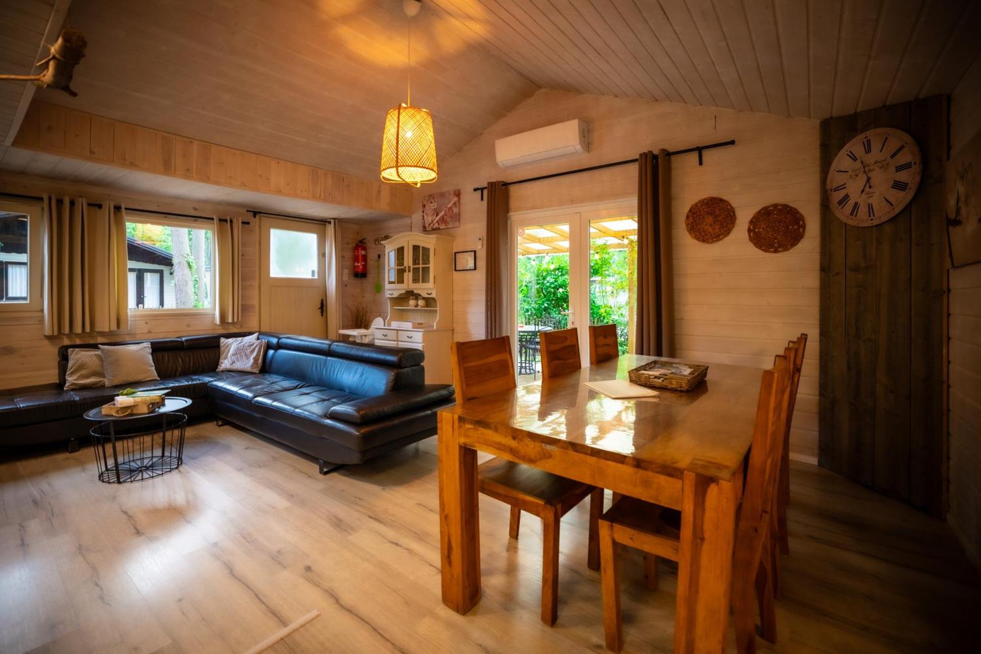 Chalet De Bosuil Zutendaal Exterior photo